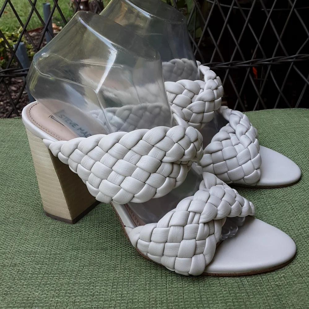 Steve Madden Twisted Braided Faux Leather Sandal Size 9M.